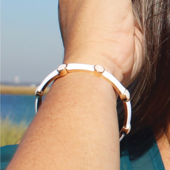 NWT MARSHMALLOW HAND PAINTED WHITE ENAMEL STRETCHY BRACELET WITH NUDE CRYSTAL - Picture 5 of 14